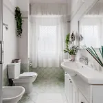 Guesthost - - Roomy Near The Beach! וירג'יו