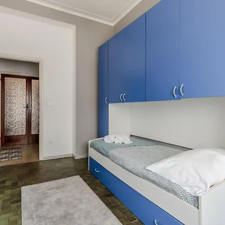 Guesthost - - Roomy Near The Beach! * וירג'יו